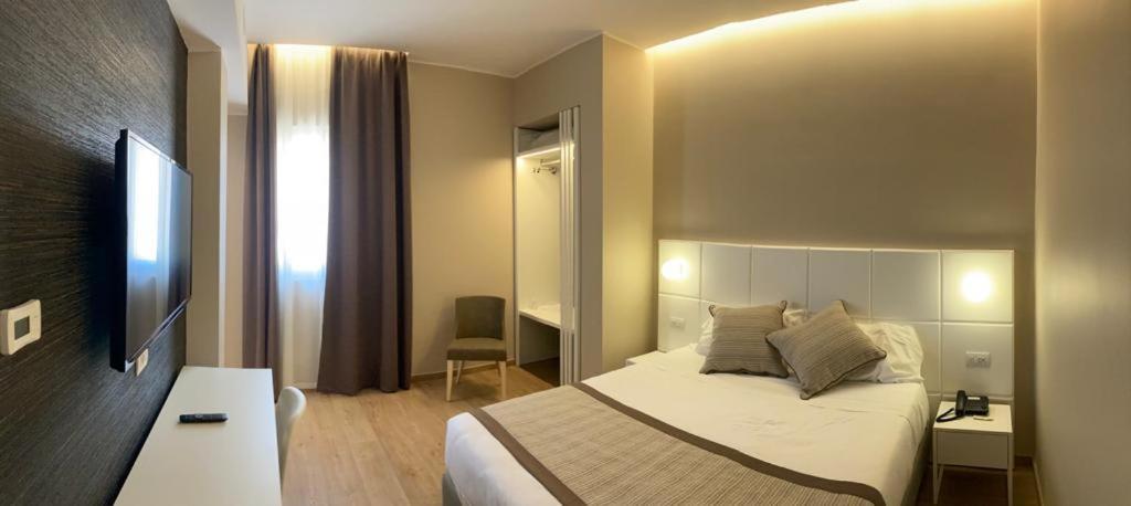 Hotel Boston Bari Eksteriør billede